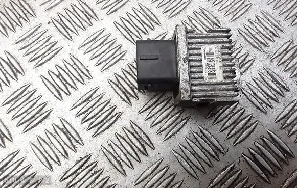 Glow plug pre-heat relay