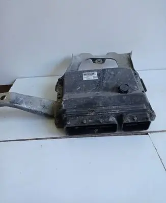 Toyota Sienna XL30 III Engine control unit/module 8966108410