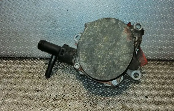 Renault Master III Vacuum pump