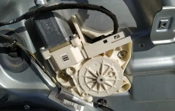 Ford Focus Front door window regulator motor 4m5t14553 4m5t-14553