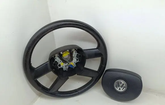 Volkswagen Touran I Steering wheel 3052595