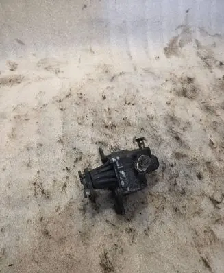 BMW 7 E32 Power steering pump 7682955102
