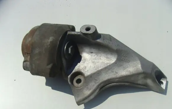 Audi RS6 C5 Gearbox mounting bracket 4B3399113C