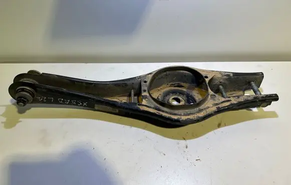 Rear upper control arm/wishbone