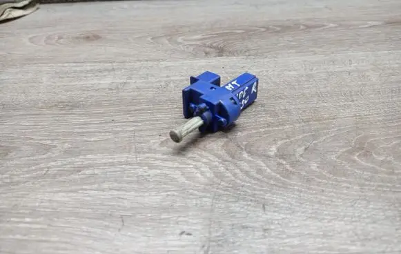 Clutch pedal sensor