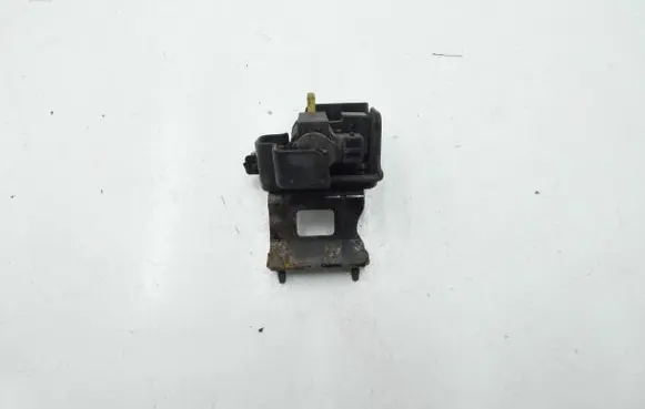 Opel Astra J Turbo solenoid valve 55573362 13T282 70142003