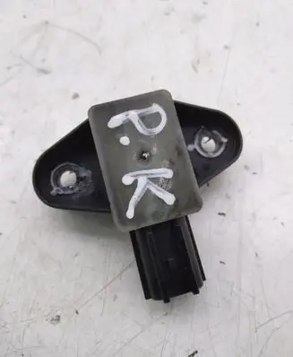 Volkswagen PASSAT CC Airbag deployment crash/impact sensor