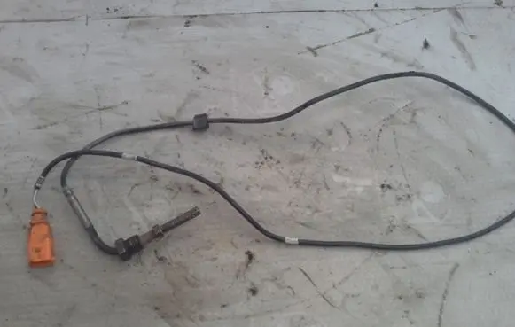 Volkswagen Transporter - Caravelle T5 Lambda probe sensor 070906088P