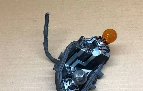 Seat Leon (5F) Tail light bulb cover holder 5F0945258
