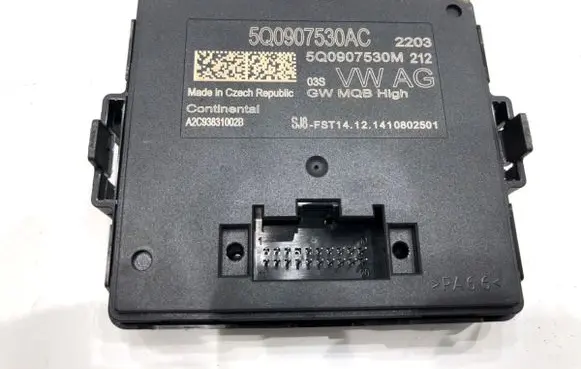 Volkswagen PASSAT B8 Gateway control module 5Q0907530AC