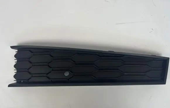 Skoda Scala Front bumper lower grill 657807682A