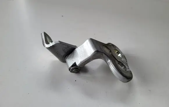 Ford C-MAX II Front door lower hinge 