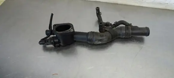 Volkswagen Touran I Thermostat housing 