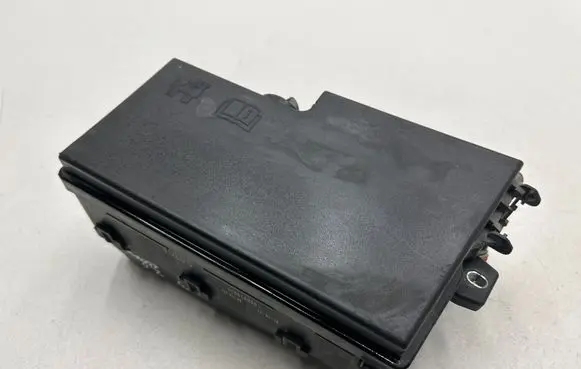 Volvo V50 Fuse box set 8688040 518818000