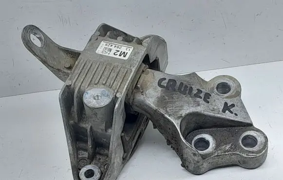 Chevrolet Cruze Engine mount bracket 13284425