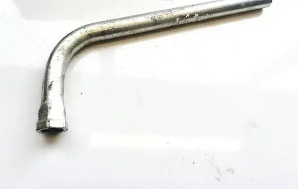 Audi TT TTS Mk2 Wheel nut wrench 8n0012219