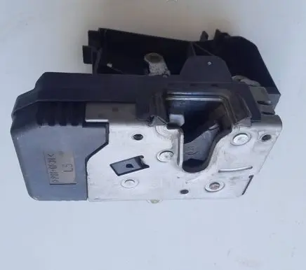 Opel Astra G Front door lock 24444015