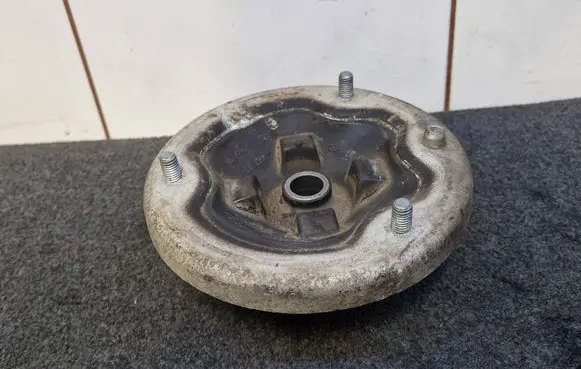 BMW 7 E65 E66 Front upper strut mount 6753966