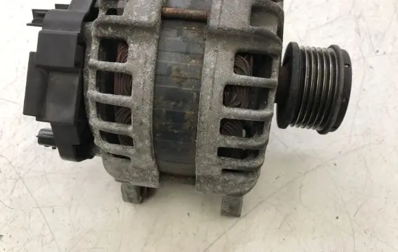 Nissan Qashqai Generator/alternator 231004EA0AE