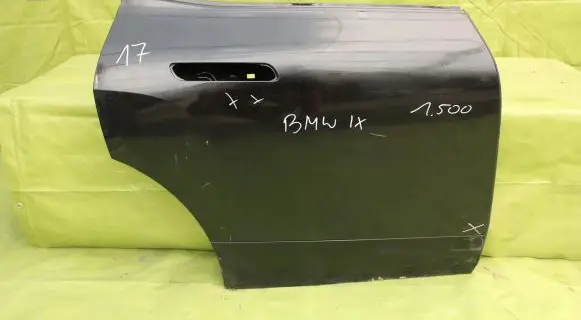 BMW iX Front door 000259
