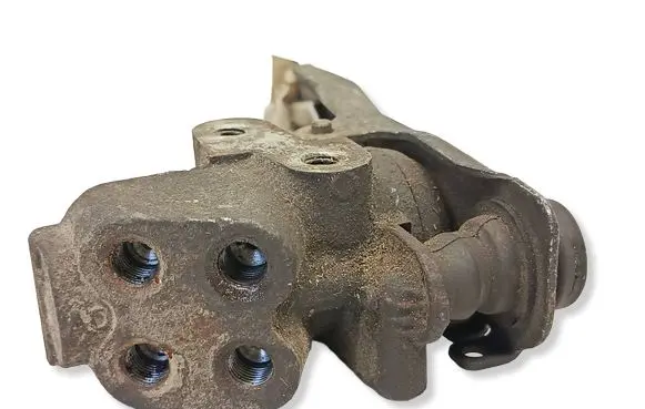 Volkswagen Transporter - Caravelle T4 Brake power pressure regulator 701612515B