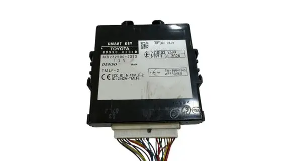 Toyota Auris 150 Door central lock control unit/module 8999002010 MB2325002333