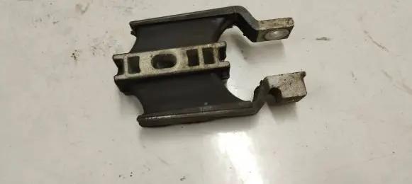 Volvo S60 Engine mount bracket 31339956