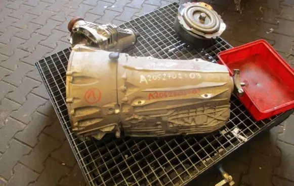 Mercedes-Benz C W203 Manual 7 speed gearbox A2052702103