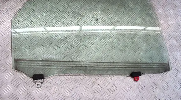 Toyota Prius (XW30) Rear door window glass