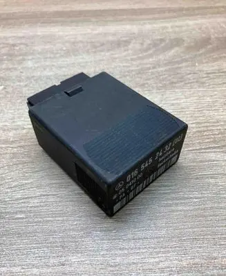 Mercedes-Benz Sprinter W901 W902 W903 W904 Coolant fan relay 0165452432 05041000