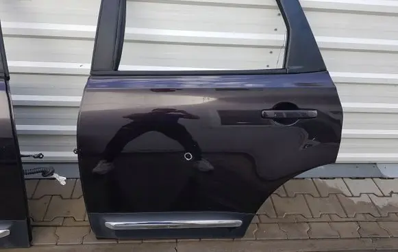 Nissan Qashqai+2 Rear door 