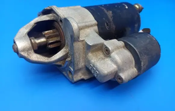 Volkswagen PASSAT B5 Starter motor 06B911023