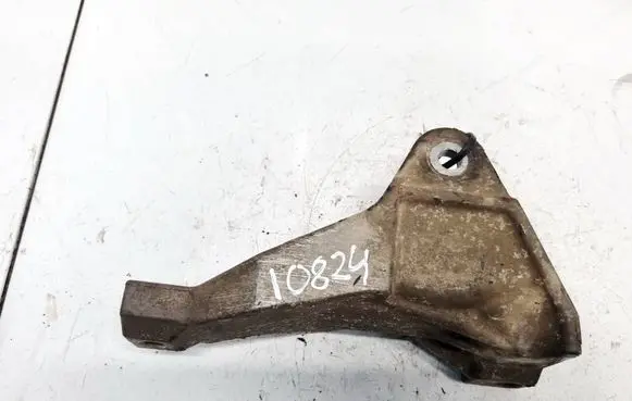 Mitsubishi Endeavor Engine mounting bracket