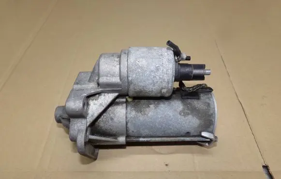 Renault Megane III Starter motor 