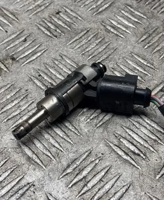Audi A6 S6 C6 4F Fuel injector 06F906036A