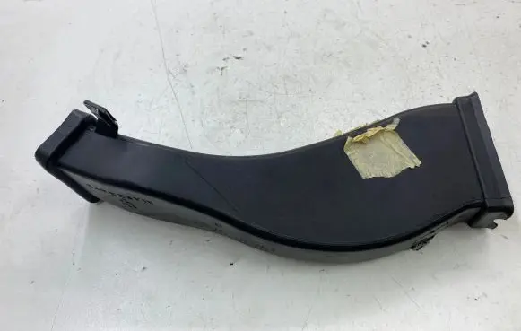 Maserati Quattroporte Air intake duct part 67882500