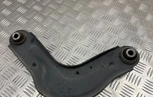 Chrysler Pacifica Rear control arm 68235367A 05718