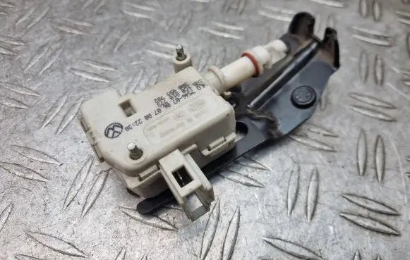 Audi TT Mk1 Central locking motor 1C0810773