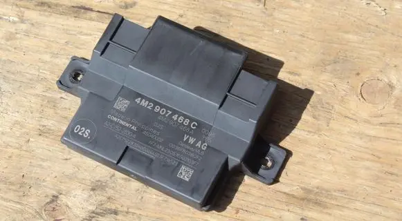 Audi A4 S4 B9 Gateway control module 4M2907468C 4M2907468A 4S040002