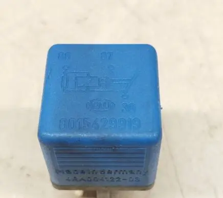 Mercedes-Benz E W124 Other relay 0015429919 A0015429919