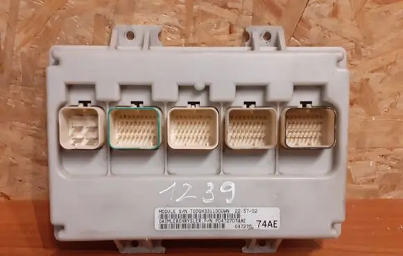 Chrysler Voyager Central body control module P04727074AE 1239