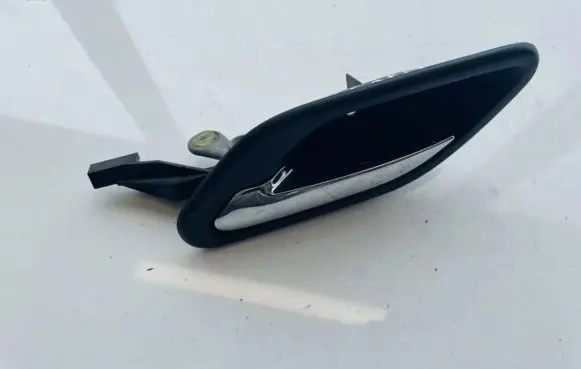 BMW 5 E39 Rear door interior handle 8226049