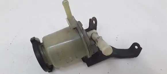 Toyota Avensis T250 Power steering fluid tank/reservoir