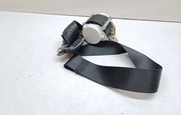 BMW 3 E92 E93 Front seatbelt 9138246