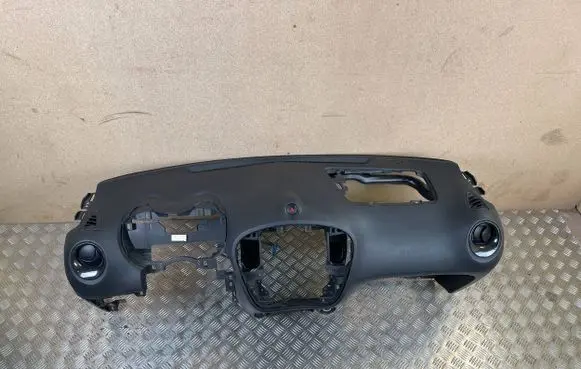 Nissan Juke I F15 Dashboard