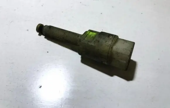 Audi A6 S6 C4 4A Brake pedal sensor switch 4a0945515a