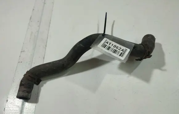 Volkswagen Touran I Engine coolant pipe/hose 