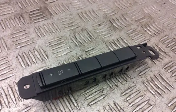 Nissan Qashqai J12 Other switches/knobs/shifts 681066UA0A