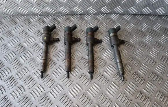 Opel Vectra C Fuel injectors set 0445110165