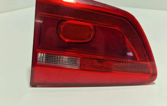 Volkswagen Touran II Tailgate rear/tail lights 1T0945093